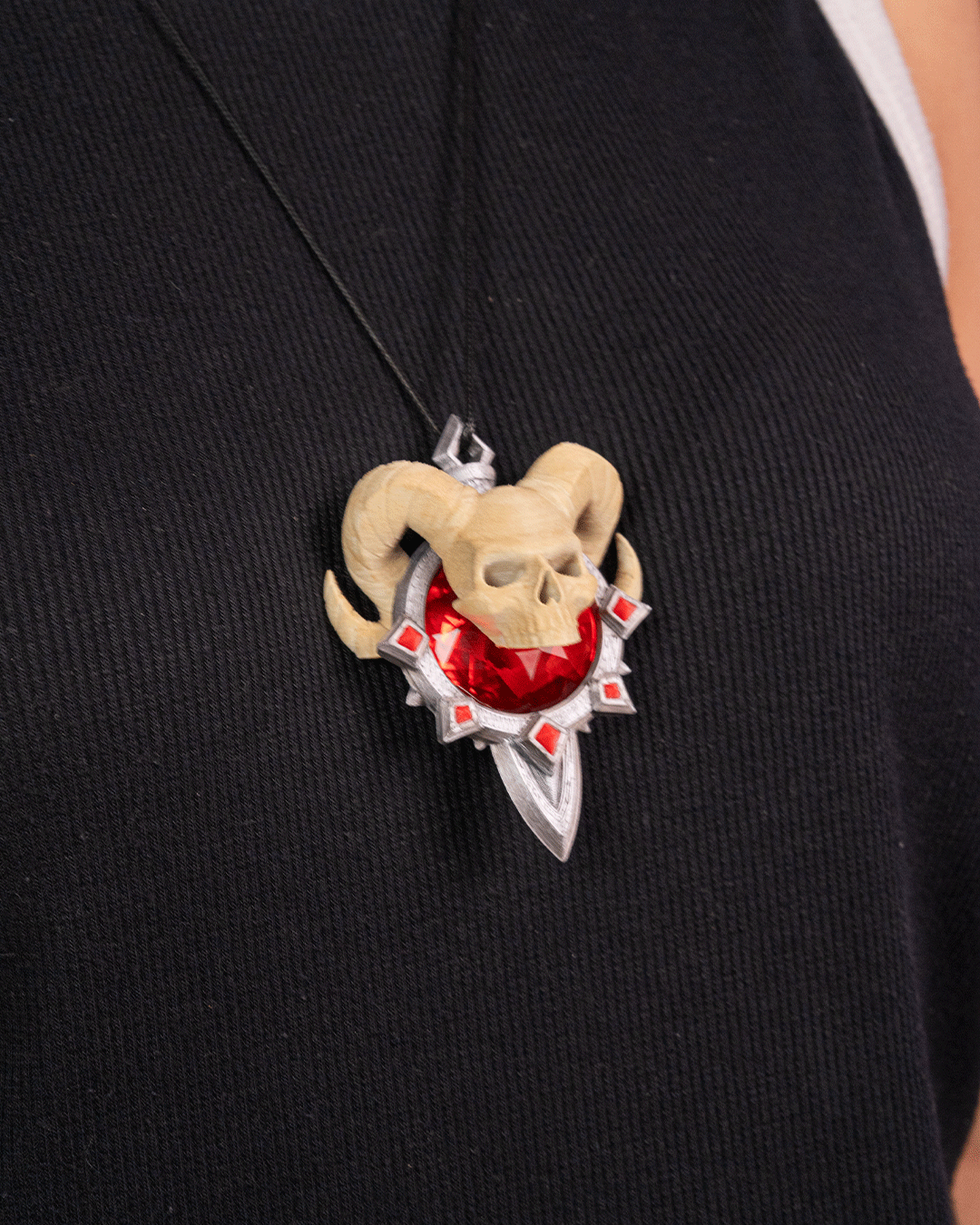Demonic Skull Pendant Necklace – 3D Printed Gothic Fantasy Jewelry with Red Gem