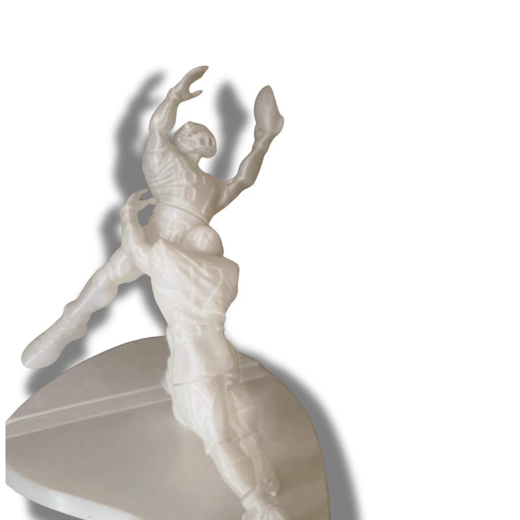 Modern Football Player Figurine – 3D Printed Action Pose Desk Statue – Sports Collectible Sculpture for Office & Shelf Decor (White)