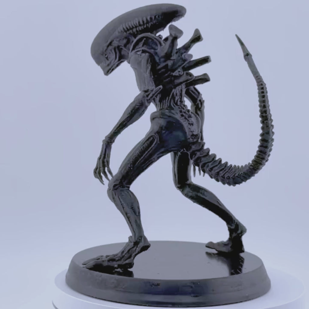 Rare Xenomorph Alien Figure - Hand-Painted Resin Collectible - 5.5" Tall