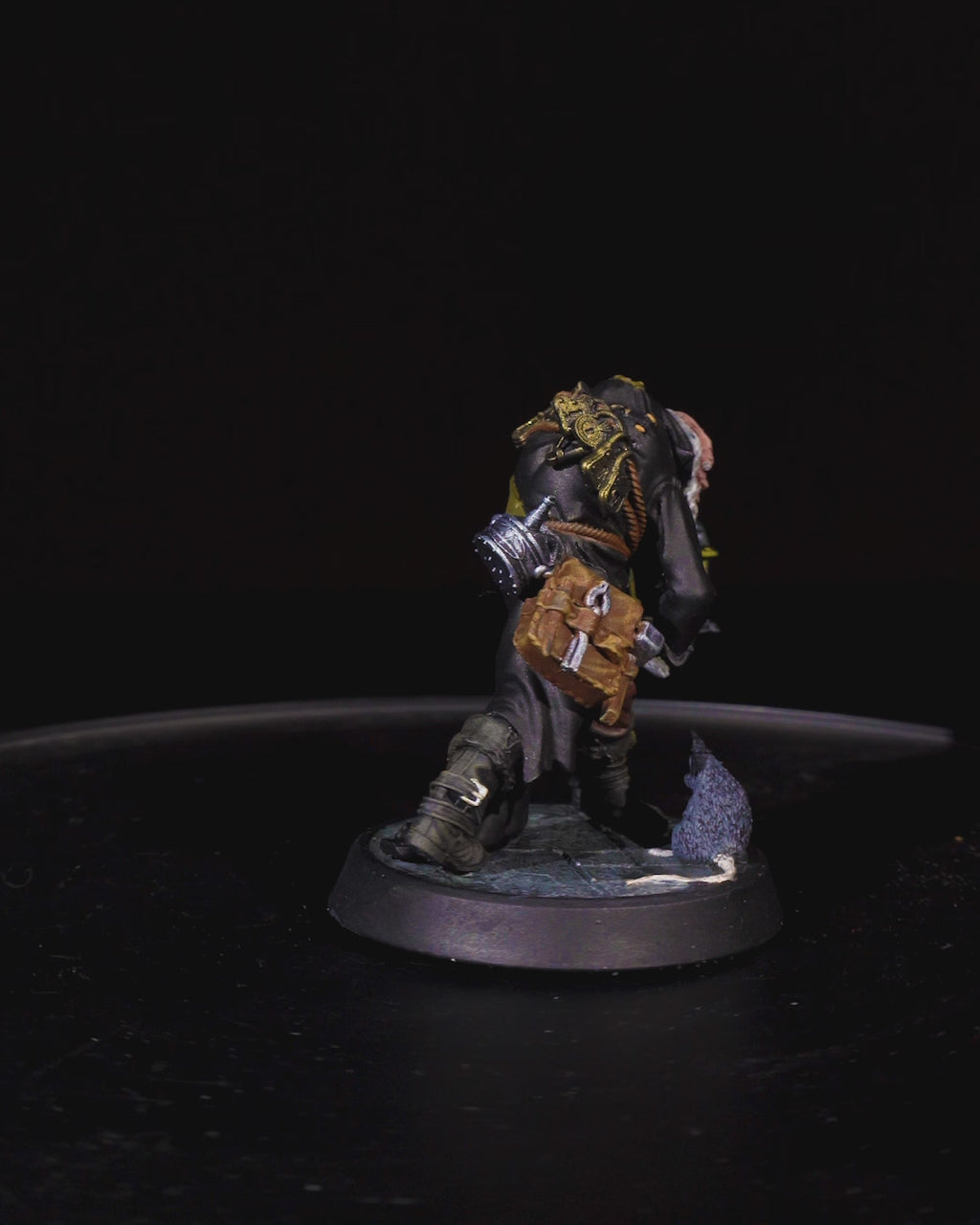 Lantern Bearer Hermit Miniature – 32mm Scale for Tabletop RPGs